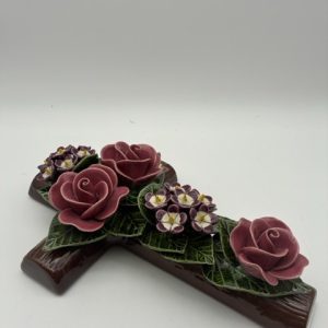 Croix céramique roses