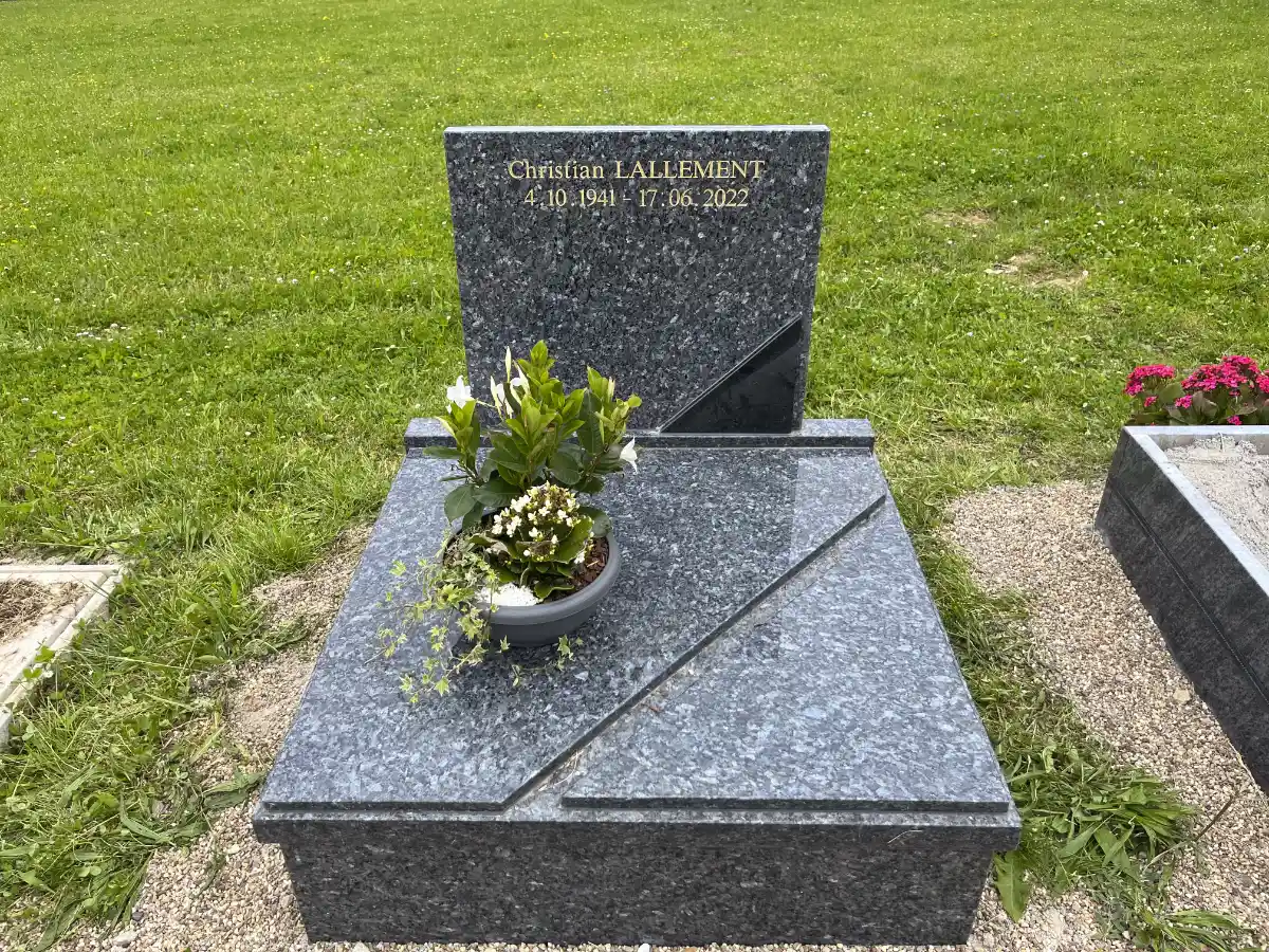Monument cinéraire labrador bleu